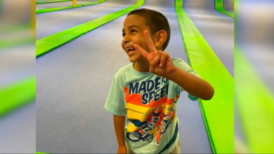 Em pedido comovente para ser adotado menino de 6 anos diz: 'Limpo meu quarto, lavo a louça e tiro a poeira